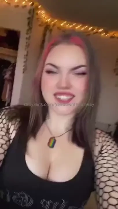 I know this pretty scene girl 