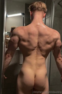 Front or back part 1526