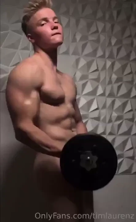 Oil cum video i send the full 8 min cum video in your private messages 