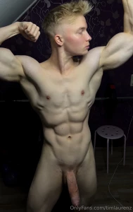 I really wanted to train naked today but i can t do that in the gym so