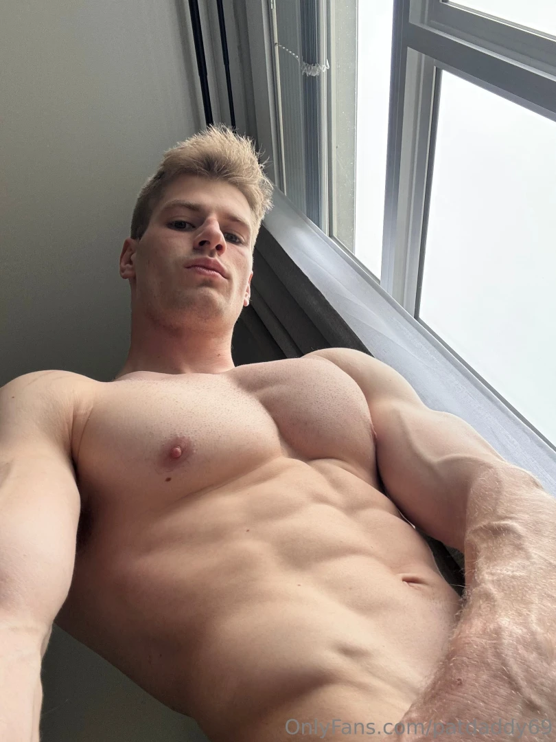 I wanna feel you touch the back of your throat 