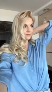 Come with me i ll hold your hand and show you the secret room