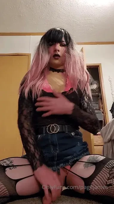 Last gifs of this set give me ideas for future outfits looks you want part 2 