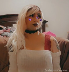 Its very hard for me to take any pics with my tongue inside my mouth