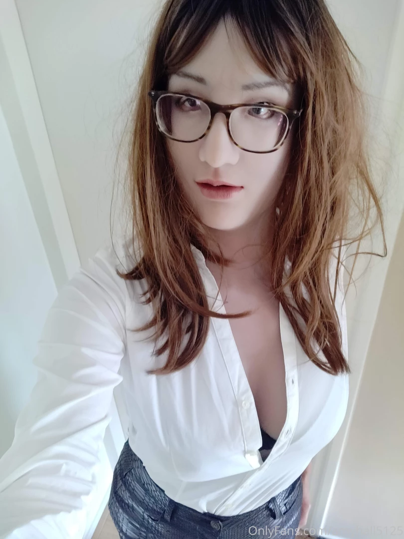 I love this outfit maybe need to button up better next time 