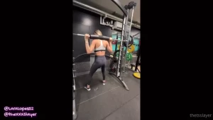 Random hookup with a hung brazilian tgirl i met at the gym i was