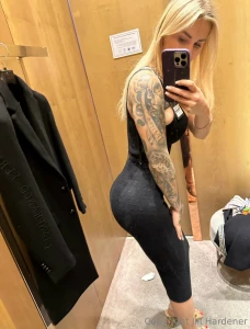 Does it fit me or should i order a size up