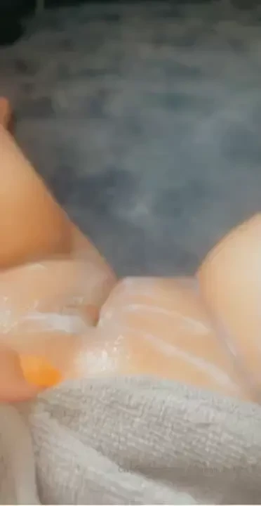 Moreofscarlet has the wettest videos free for the next 50 