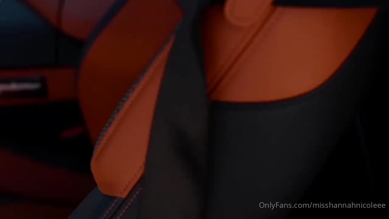Do you love short clips or sexy nudes better babe 