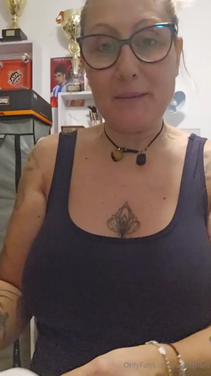 Mas cositas q me pedis mira q os gusta verme con mi juguetito 