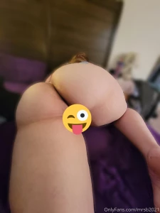 Who wants to see my beautiful pussy you know what to do