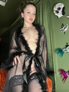 When your hot horny starts blowing your phone up by sending you these