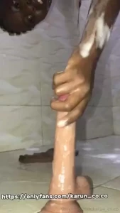 It s cold in the shower and am horny