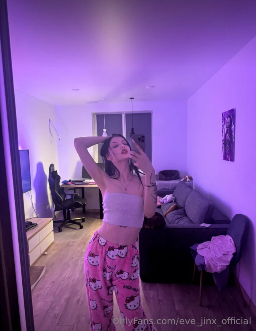 Mmm couldn t help but bend over just a little for you today baby do 