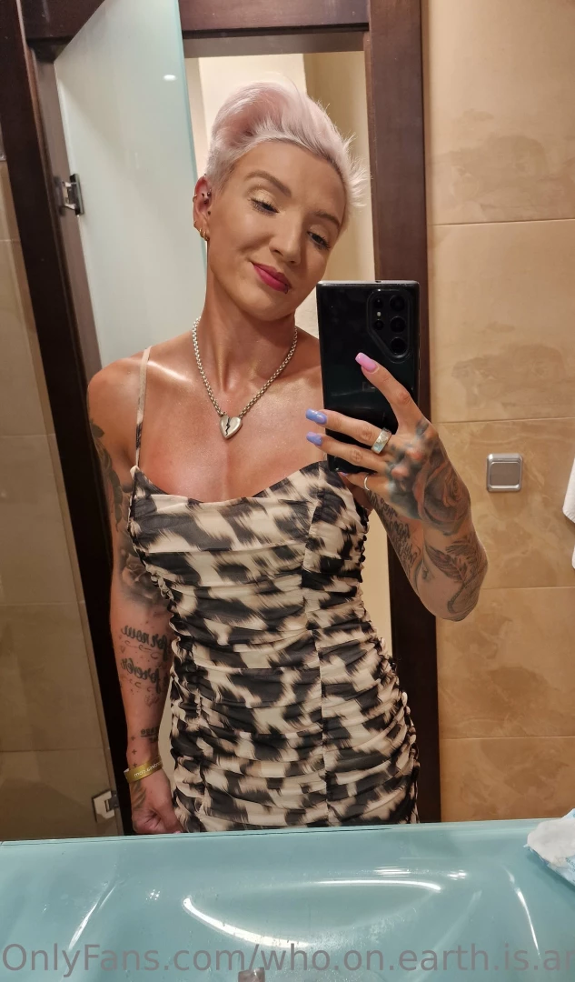 Off to break some hearts i ll be back don t you worry 