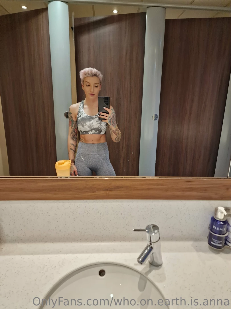 Hey beautiful people happy friday to you tell me your weekend plans 