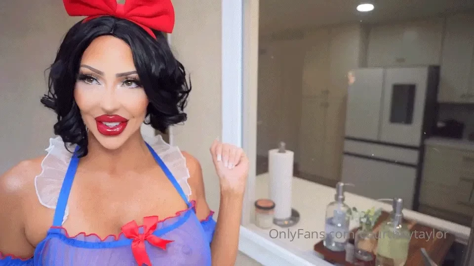 I put the hoe in snhoe white cosplay halloween bg bj red lips creampie 