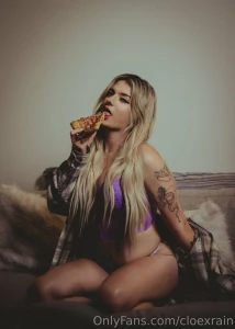 Munching pizza but you re snacking on what it should be me