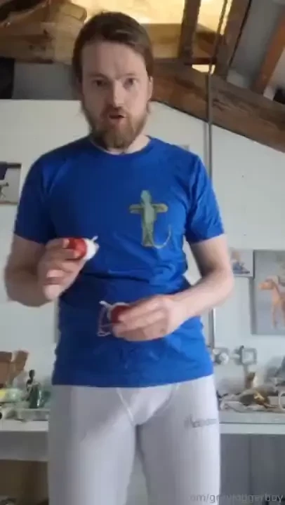A new christmas game where you try to make the tips touch 