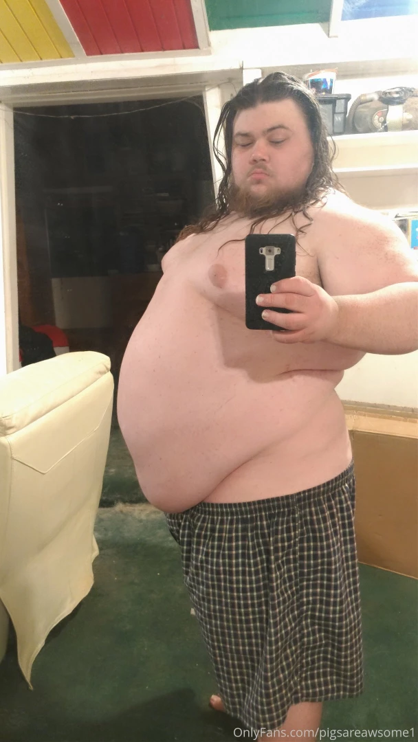 Finished hanging a new mirror and decided to take some selfies think 