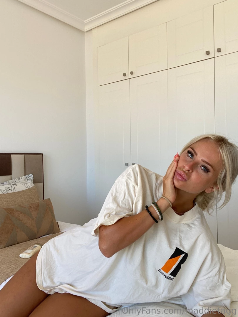 Something tasty waiting for you in your dms 