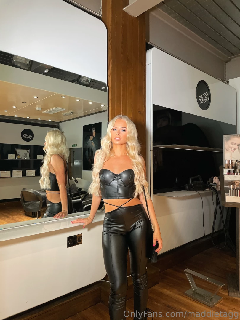 How vibey is this outfit 