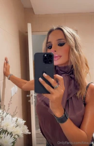 A hint of charm and charisma topped with a stunning makeup look