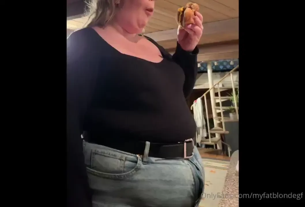 Some of you wanted to see her eat in her normal clothes so after we 