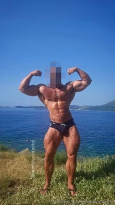 There is nothing better than flexing at the beach