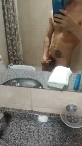 No jugar con mi verga en el ba o del hospital imposible part 1