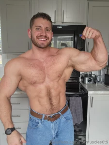 Big beefy hot muscles
