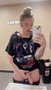 Would you sneak off into a public washroom with me