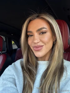 Sometimes when i m stuck in traffic i get horny is that weirdddd