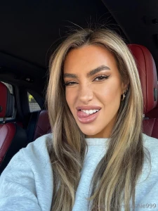 Sometimes when i m stuck in traffic i get horny is that weirdddd part 1