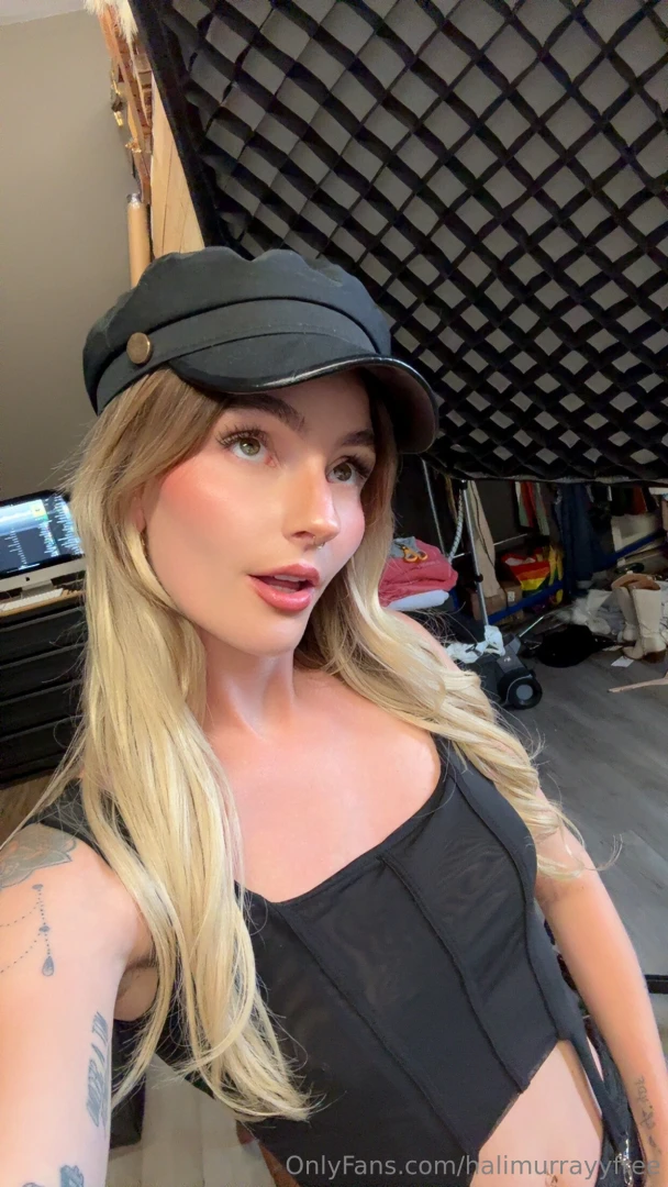 Lemme suck that cock halimurrayy 