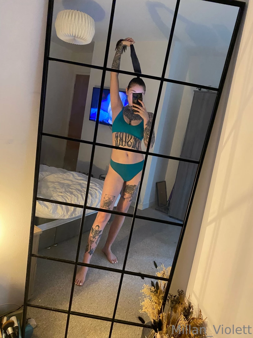 Getting ready for my sunday gym session who thinks i should go like part 1 