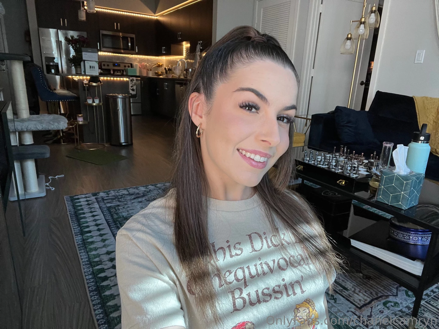 I offer more on my vip page than i so here like video calls and 