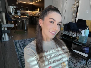 I offer more on my vip page than i so here like video calls and