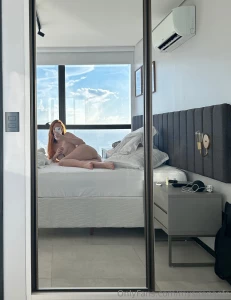 Which one do you like more me or this view