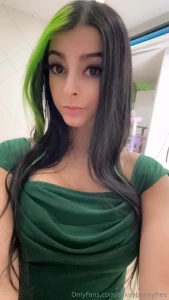 Random question but could you dm me your fav color