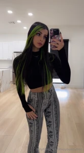 I m wearing the perfect pants if u wanna grab my ass