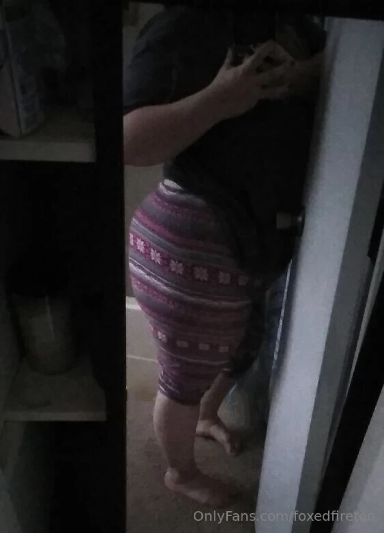 Some booty appreciation for my favorite leggings part 1 