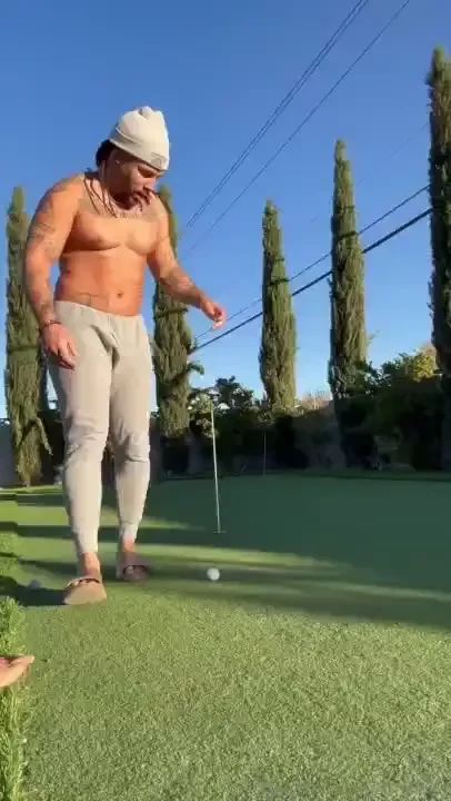 Hole in one see how flashmanwade and i spread and bounce our big 