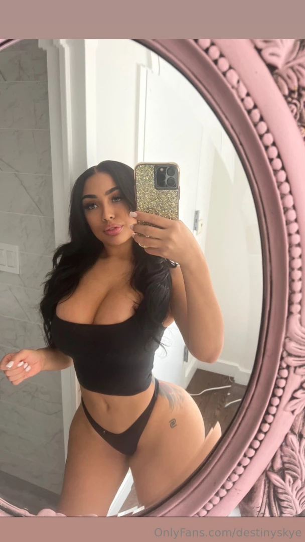 Did you see my new content yet babe 