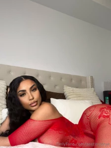 Wanna watch me play hit my dm s