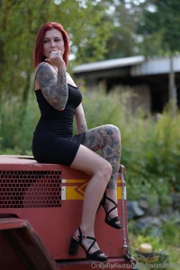 Do you like tattooed sexy women then you should definitely follow