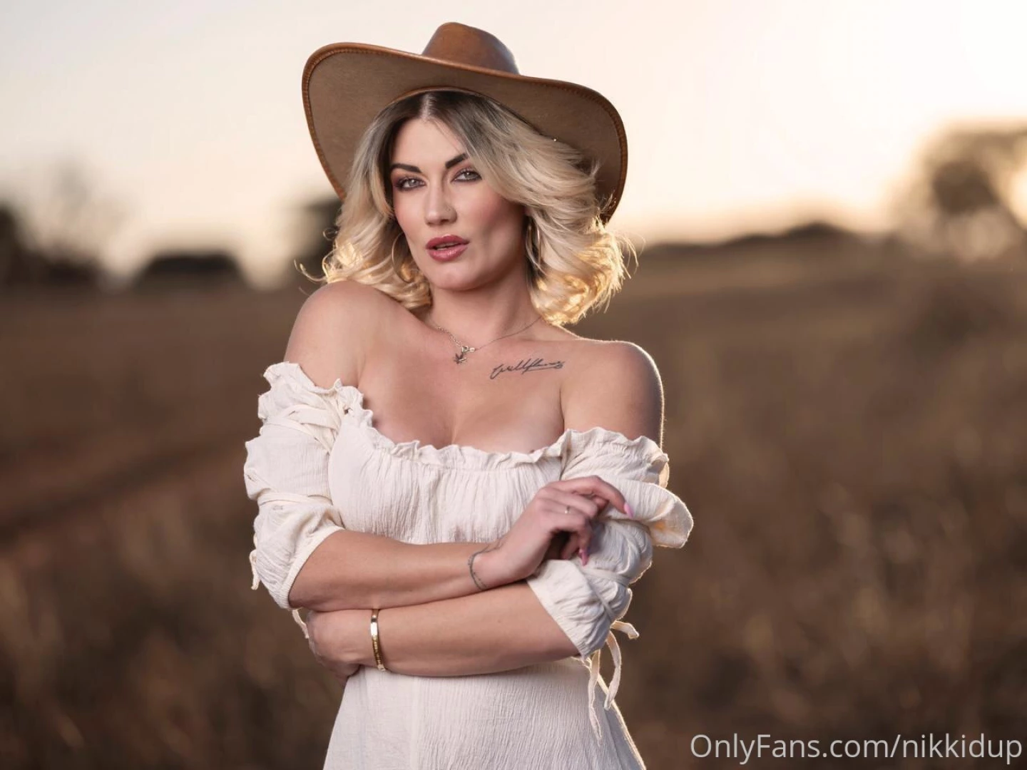 Apricity who else loves the sun on your skin as much as i do part 1 