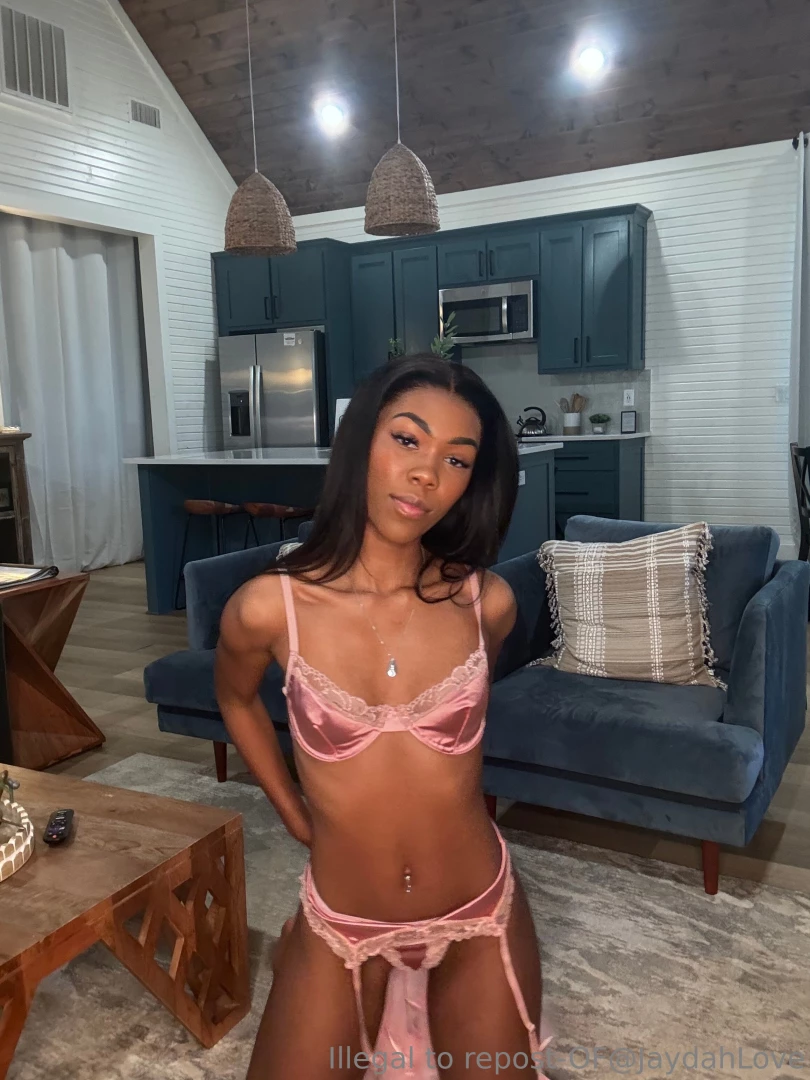 Dm me let s get on a video call rn babe 