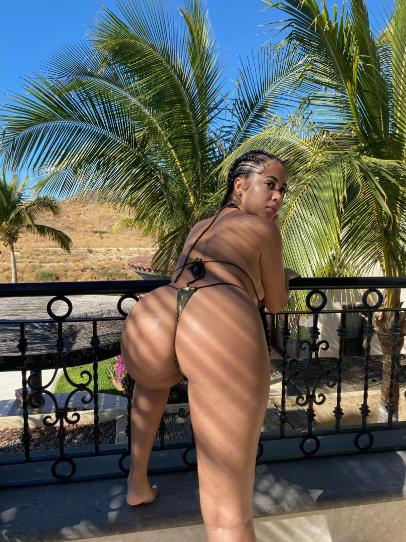 Wanna suck it before u stick in me 