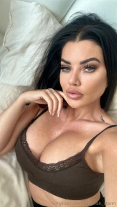 Inbox me and let s sext baby